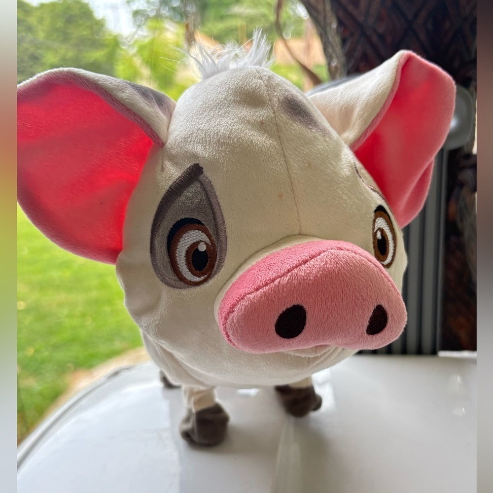 Disney Princess Moana Walk & Snort Pua Plush